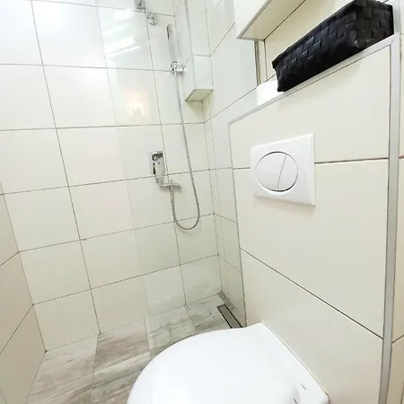 Genius Apartment *
